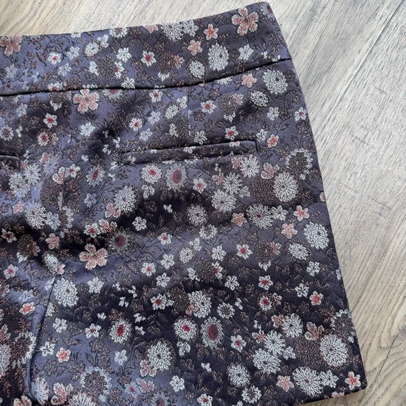 Loft Floral Print Shorts - Size 2 - Picture 12 of 14